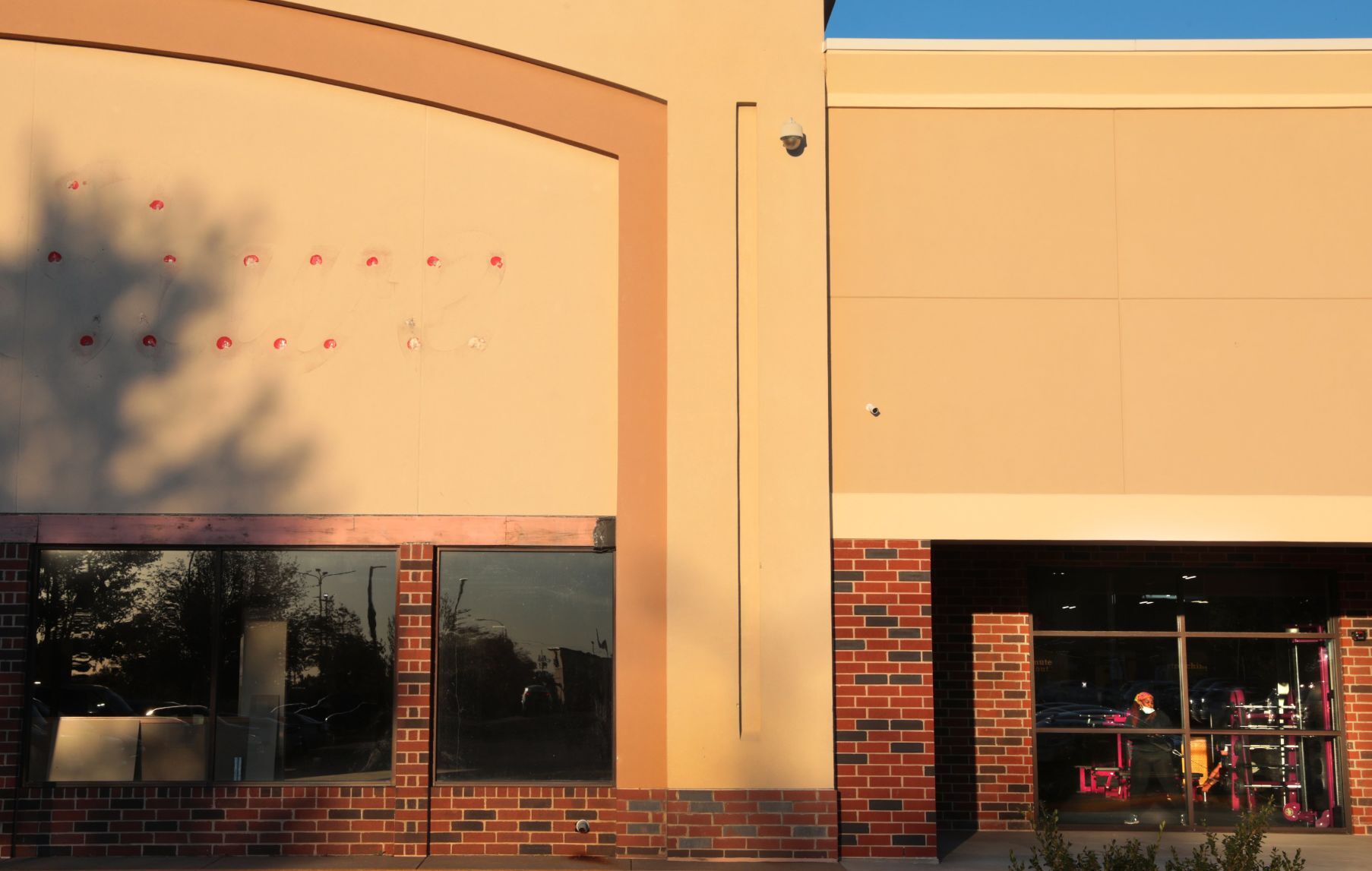 What happened to Shop 'n Save stores?